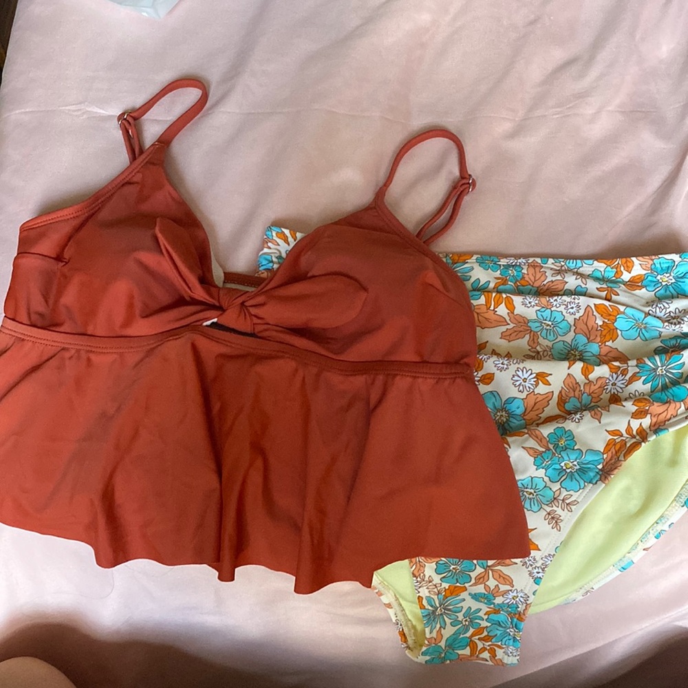 Bow tie ruffle bikini